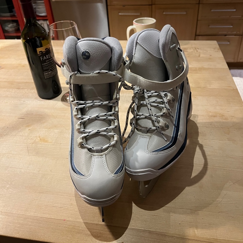 Aftercare Jackson Ice Skates